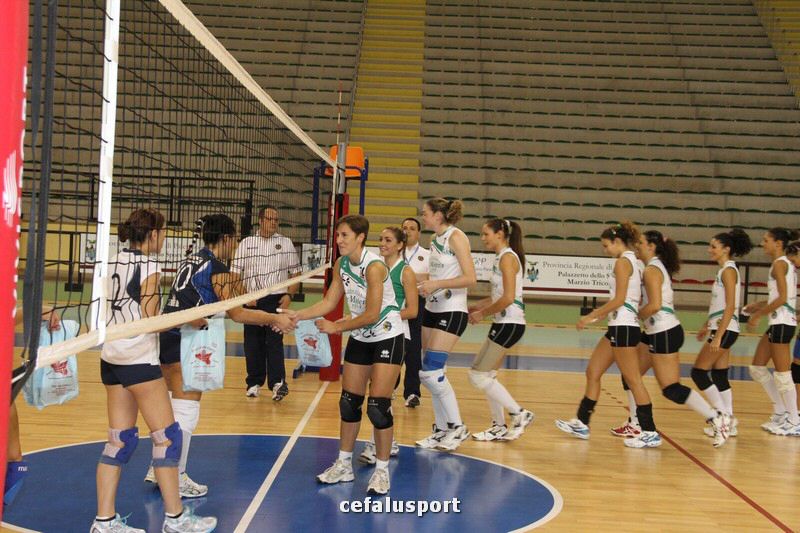 111030 volley 052_tn.jpg
